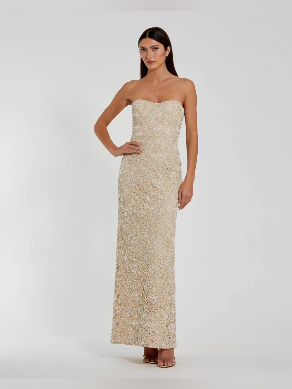 MAC DUGGAL
Beige Strapless Beaded Lace Fitted Column Gown Size 10